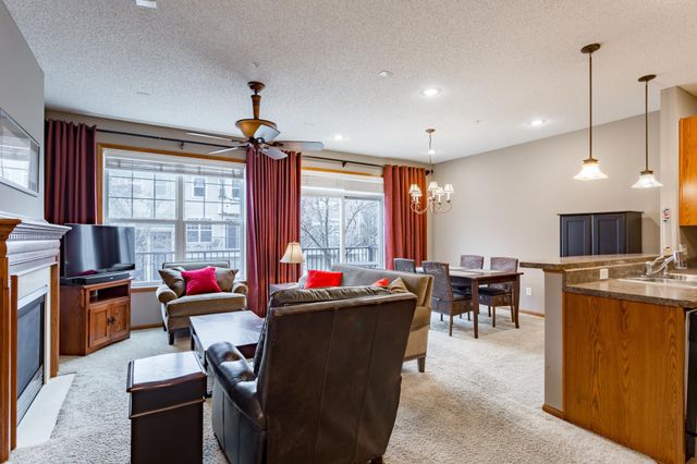 3611 Hazel Trail G, Woodbury, MN 55129