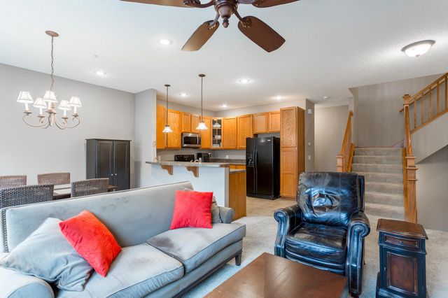 3611 Hazel Trail G, Woodbury, MN 55129