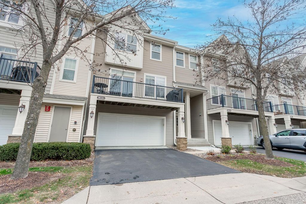 3611 Hazel Trail G, Woodbury, MN 55129