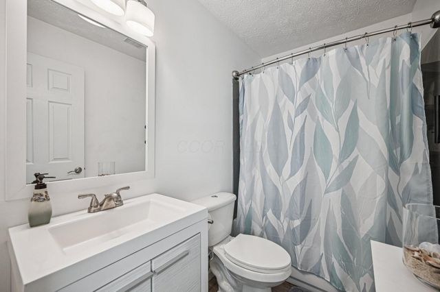 196 Blendon Road, West Jefferson, OH 43162