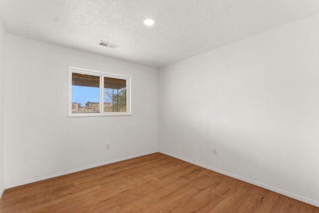 8116 Kathryn Avenue SE, Albuquerque, NM 87108