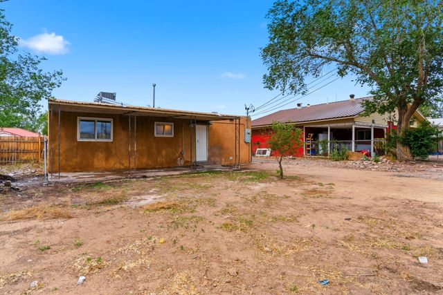 8116 Kathryn Avenue SE, Albuquerque, NM 87108