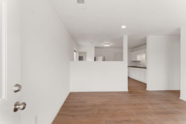 8116 Kathryn Avenue SE, Albuquerque, NM 87108