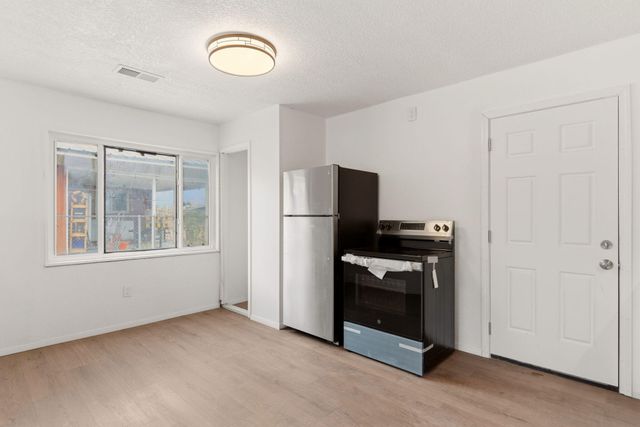 8116 Kathryn Avenue SE, Albuquerque, NM 87108