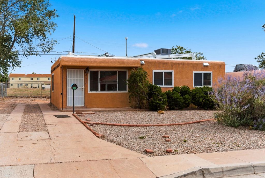 8116 Kathryn Avenue SE, Albuquerque, NM 87108