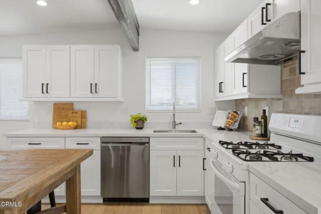 141 Glendale Avenue, Oxnard, CA 93035