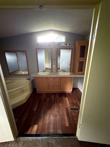 16202 Beaver Ln, Magnolia, TX 77355