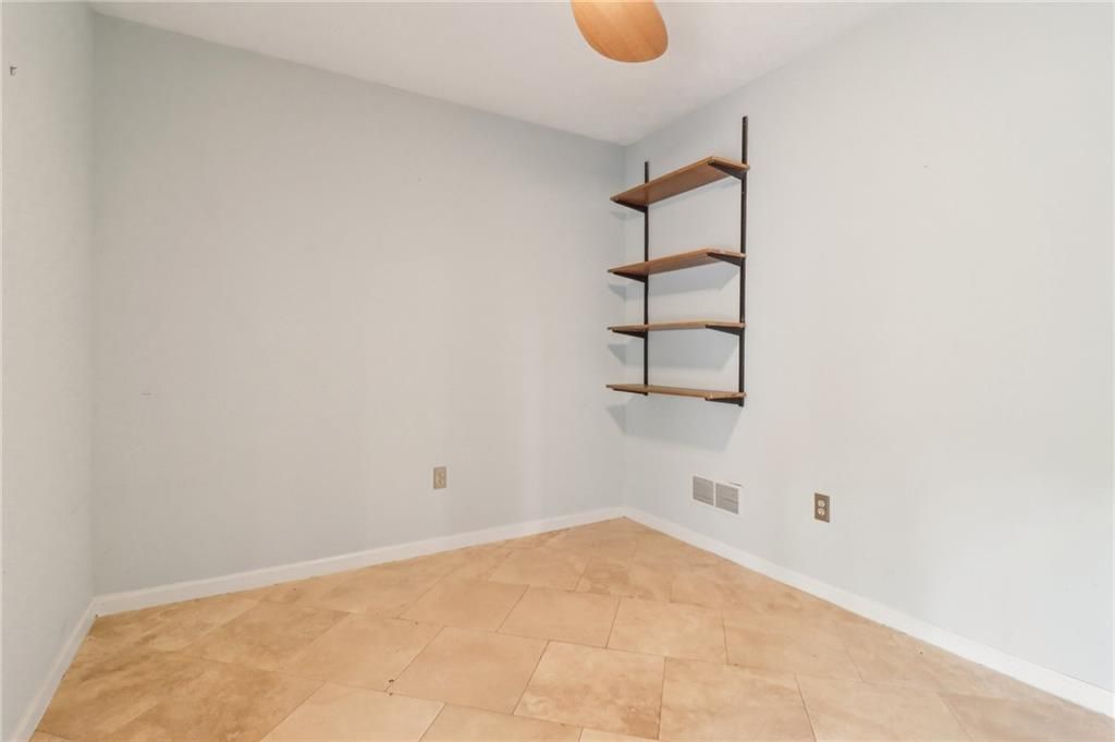 Image 14 of property listing at 5250 Aubrey Lane, Cumming, GA 30028