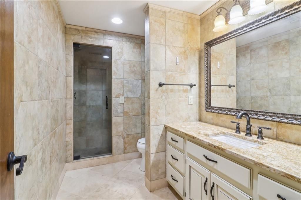 Image 16 of property listing at 5250 Aubrey Lane, Cumming, GA 30028