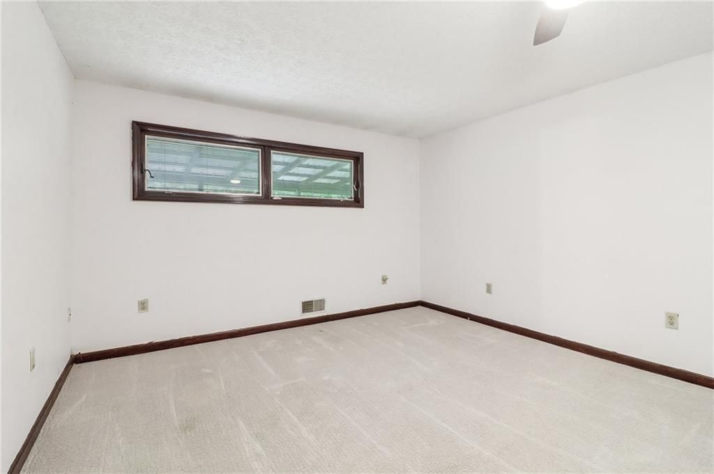 Image 23 of property listing at 5250 Aubrey Lane, Cumming, GA 30028