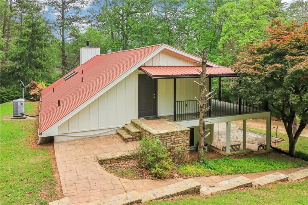 Image 27 of property listing at 5250 Aubrey Lane, Cumming, GA 30028