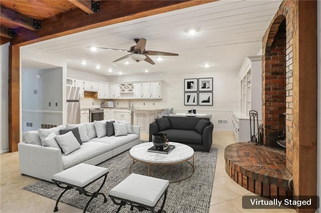 Image 3 of property listing at 5250 Aubrey Lane, Cumming, GA 30028