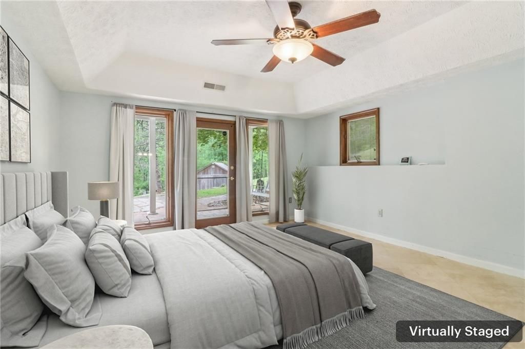 Image 9 of property listing at 5250 Aubrey Lane, Cumming, GA 30028