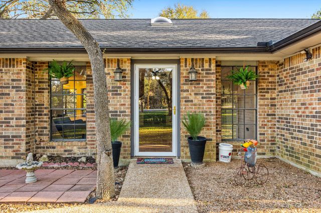 2621 Oak Haven DR, San Marcos, TX 78666