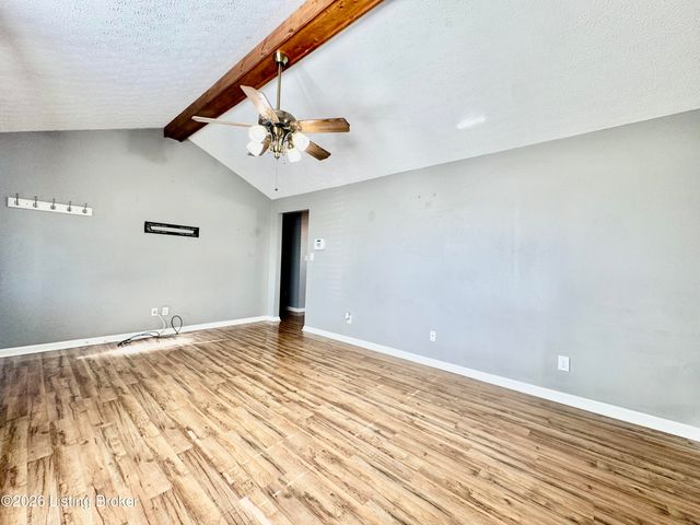 302 Bucky Burton Dr, Louisville, KY 40229