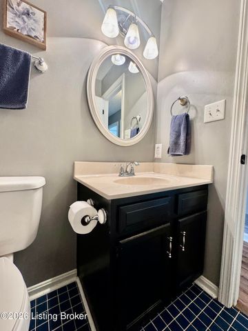 302 Bucky Burton Dr, Louisville, KY 40229