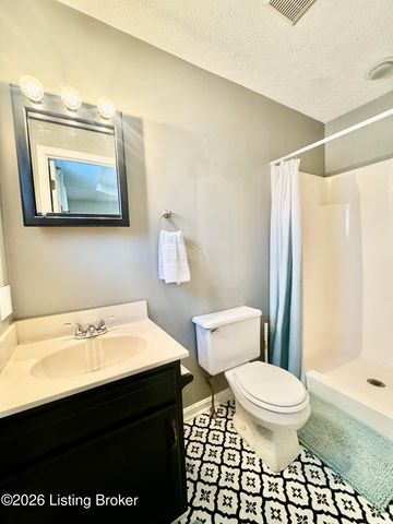 302 Bucky Burton Dr, Louisville, KY 40229