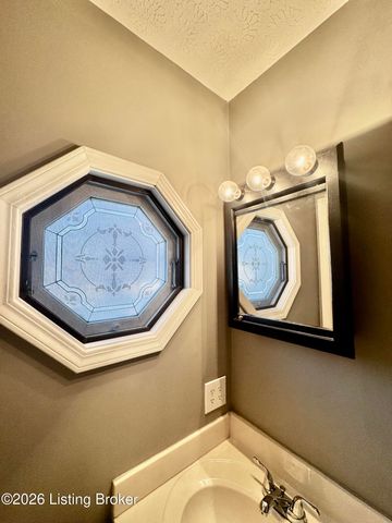 302 Bucky Burton Dr, Louisville, KY 40229