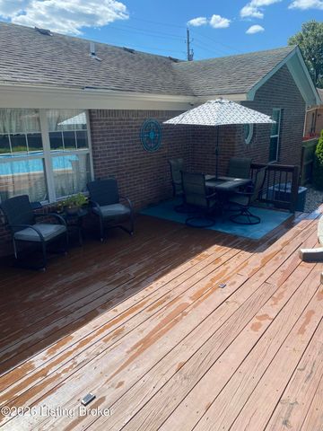 302 Bucky Burton Dr, Louisville, KY 40229