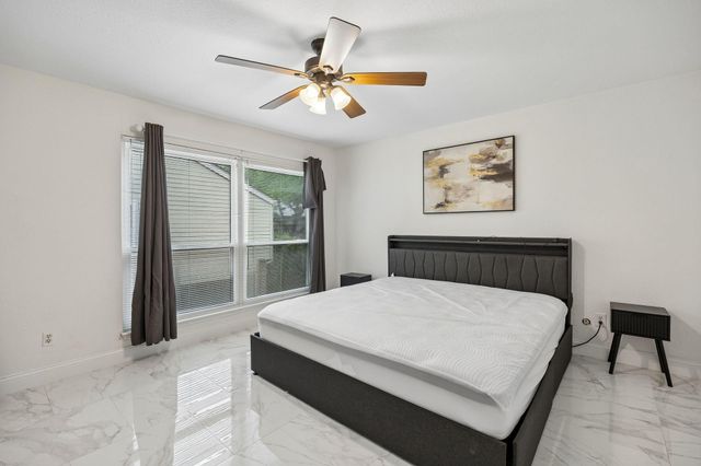 2601 Augusta Drive 14, Houston, TX 77057