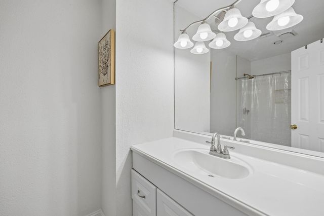 2601 Augusta Drive 14, Houston, TX 77057