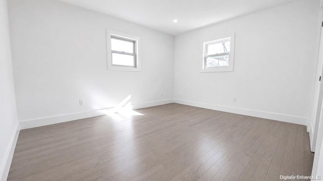 43 Yennicock Avenue 2, Port Washington, NY 11050