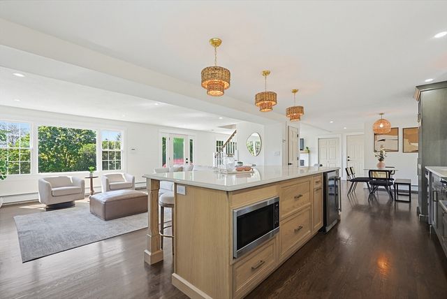 64 Hunting Ave, Shrewsbury, MA 01545