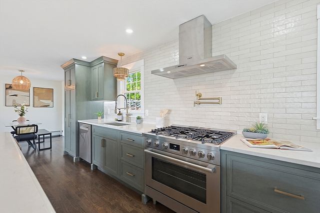 64 Hunting Ave, Shrewsbury, MA 01545