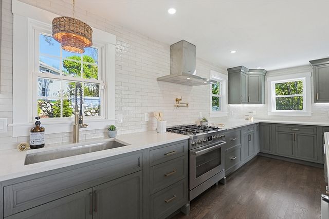 64 Hunting Ave, Shrewsbury, MA 01545