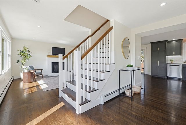 64 Hunting Ave, Shrewsbury, MA 01545