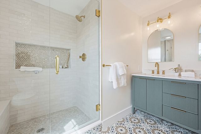 64 Hunting Ave, Shrewsbury, MA 01545
