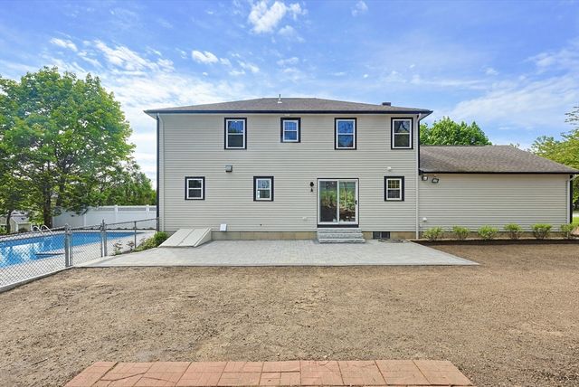64 Hunting Ave, Shrewsbury, MA 01545
