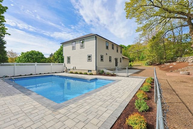 64 Hunting Ave, Shrewsbury, MA 01545