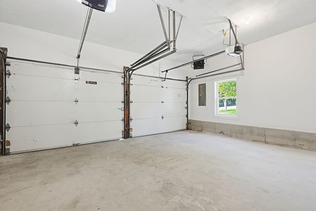 64 Hunting Ave, Shrewsbury, MA 01545