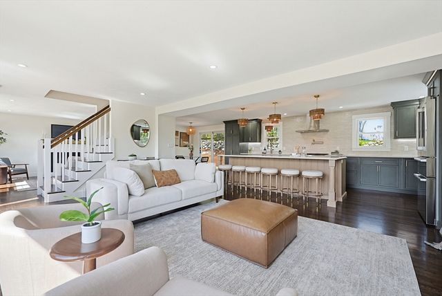 64 Hunting Ave, Shrewsbury, MA 01545
