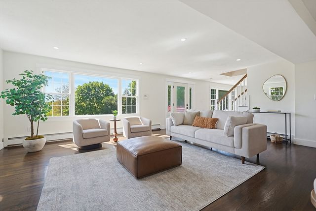 64 Hunting Ave, Shrewsbury, MA 01545
