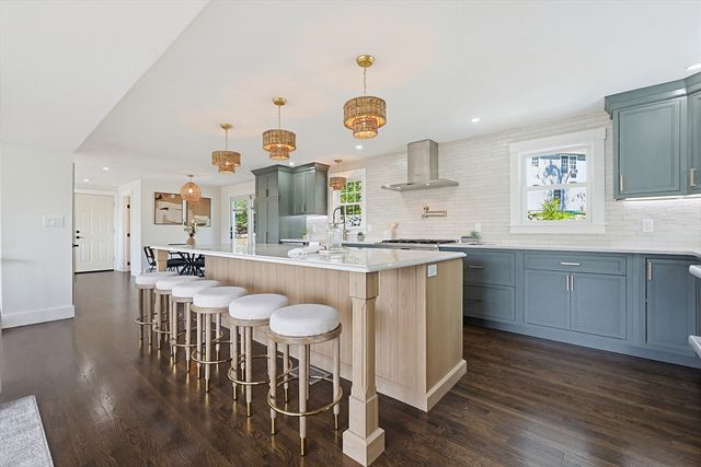 64 Hunting Ave, Shrewsbury, MA 01545