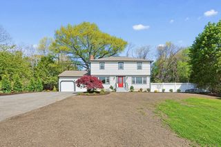 64 Hunting Ave, Shrewsbury, MA 01545