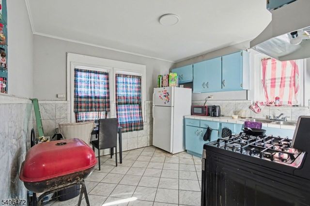 15 Valley St, Newark City, NJ 07106