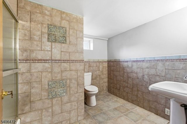 15 Valley St, Newark City, NJ 07106