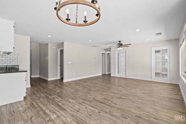 1012 Tularosa Street, Bakersfield, CA 93312