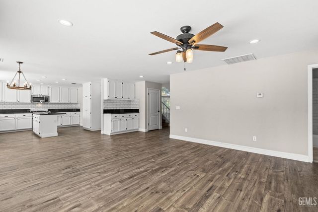 1012 Tularosa Street, Bakersfield, CA 93312