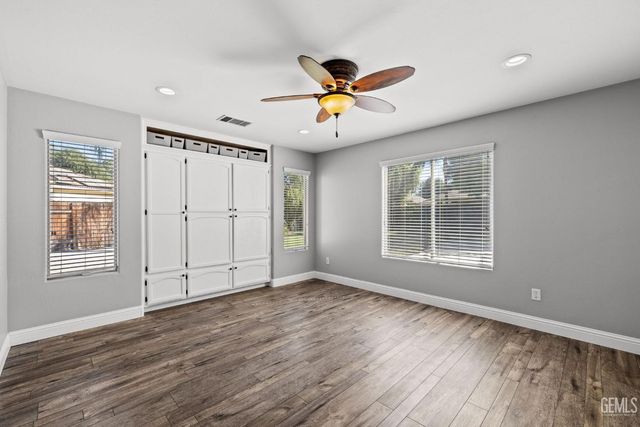 1012 Tularosa Street, Bakersfield, CA 93312