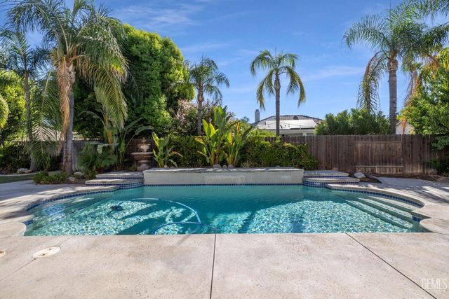 1012 Tularosa Street, Bakersfield, CA 93312