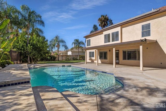 1012 Tularosa Street, Bakersfield, CA 93312