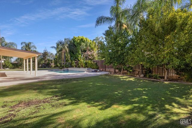 1012 Tularosa Street, Bakersfield, CA 93312