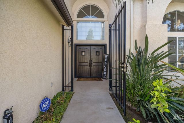 1012 Tularosa Street, Bakersfield, CA 93312