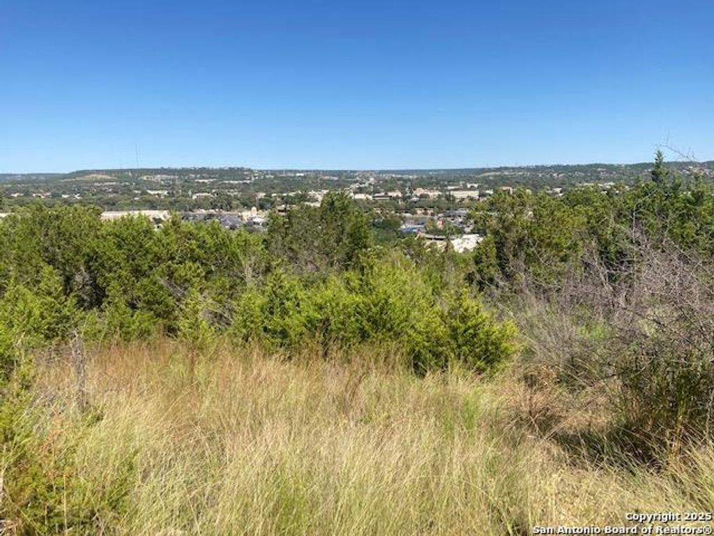 200 Lehmann, Kerrville, TX 78028