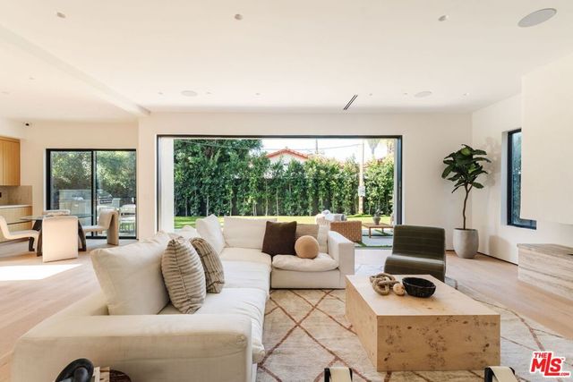 1611 S Bedford Street, Los Angeles, CA 90035