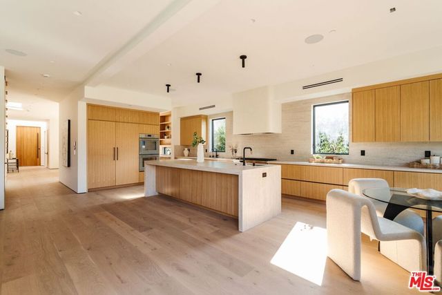 1611 S Bedford Street, Los Angeles, CA 90035